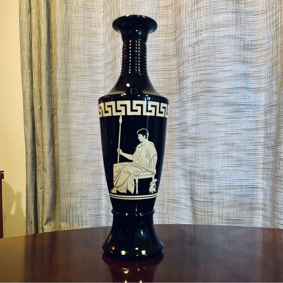 Vintage Jim Beam collectible black glass whiskey decanter - Picture 2 of 9